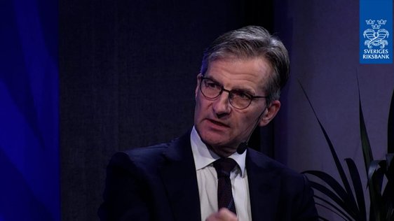 Tror du att kontanterna kommer försvinna helt? Riksbankschefen svarar.