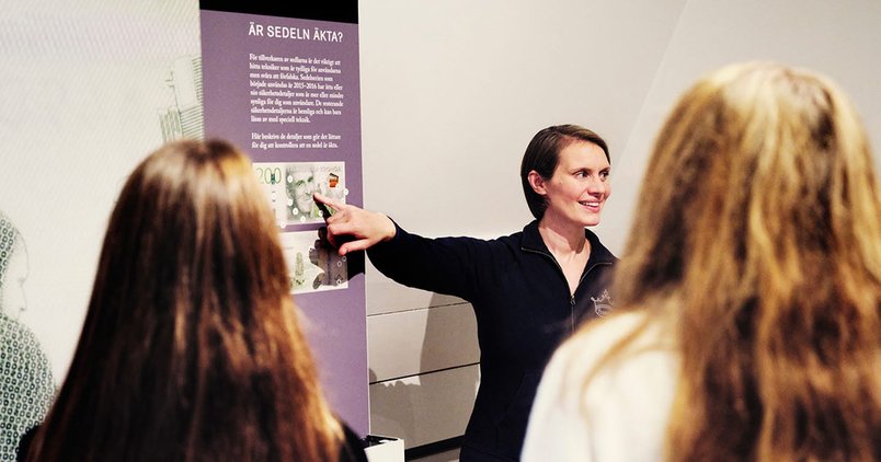 Skolvisning på Tumba bruksmuseum