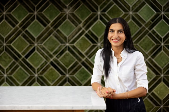 Shiba är senior jurist på avdelningen för marknader.
