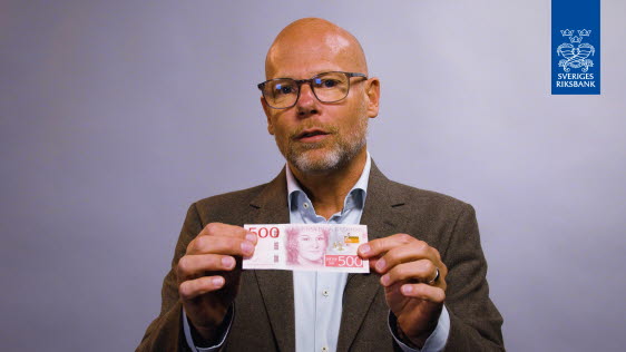 Riksbanken förklarar: Så skiljer du en äkta sedel från en falsk